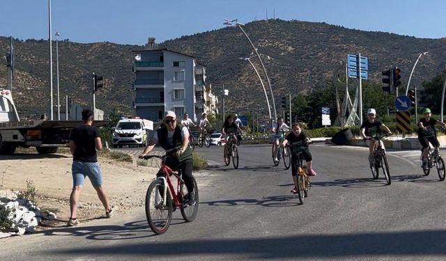 Bayındır'da Yeşilay Bisiklet Turu düzenlendi