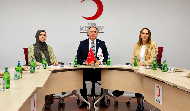 İzmirli sanatçılardan Filistin’e destek: “Hilalin Işığında” sergisi açılıyor