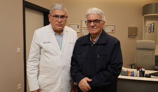 79 yaşındaki hastaya aynı anda 2 büyük operasyon