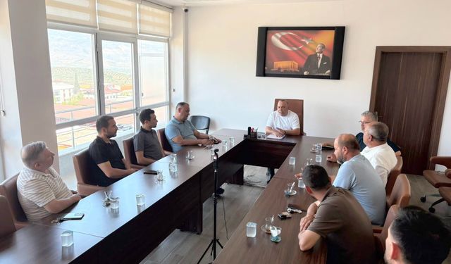 Başkan Galip Özel muhtarların sorunlarını masaya yatırdı