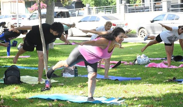 Kuşadası’nda sabah sporu etkinliklerine yoğun ilgi