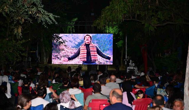 Manisa’da Açık Hava Sinema Geceleri nostalji rüzgarı estiriyor
