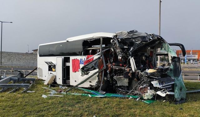 Bolu’da otobüs kazası: 4’ü ağır, 13 yaralı