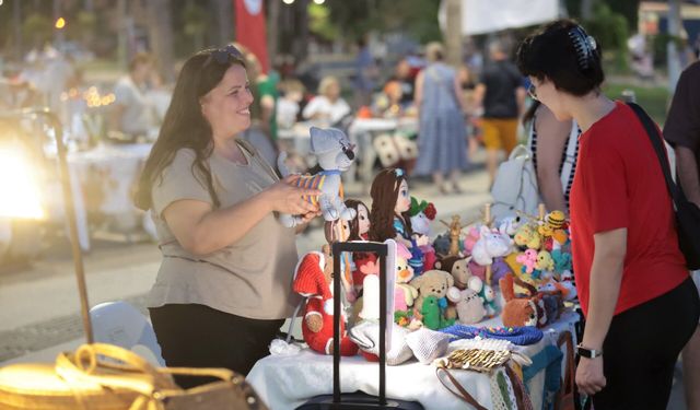 Konak Gece Kermesi 150 kadına gelir kapısı oldu