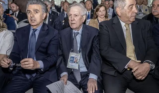 Fenerbahçe Futbol AŞ’de 7 yönetici istifa etti