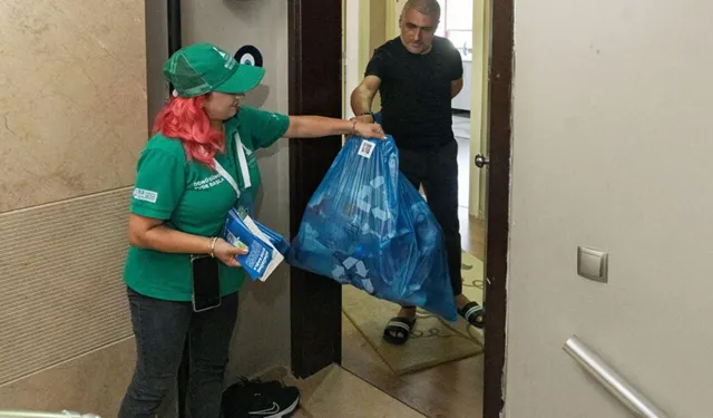 İzmir’de geri dönüşüm artık kapıdan toplanıyor