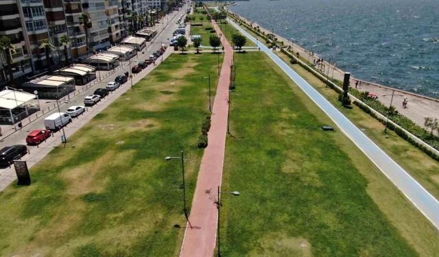 İzmir Kordon sıcak hava nedeniyle boş kaldı
