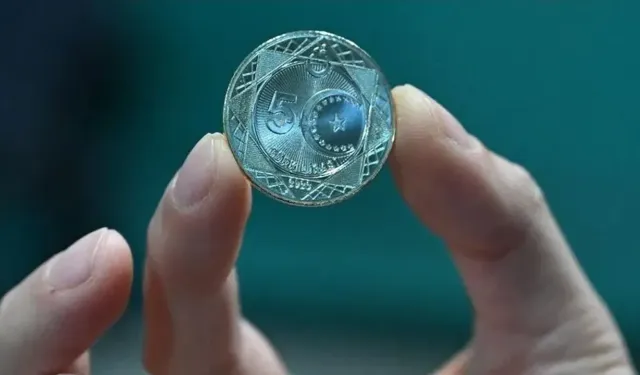 NATO Zirvesi anısına özel 5 lira basıldı