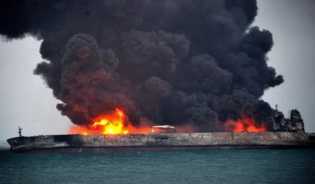 Hürmüz Boğazı'nda tanker patlaması iddiası: Mayına çarptığı öne sürüldü