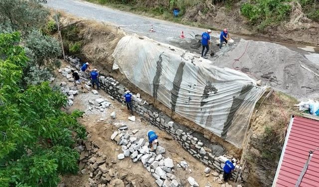Karabağlar Mahallesi’nde taş duvar çalışması tamamlandı
