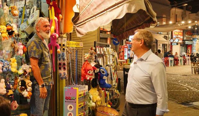 Ayvalık’ta Üretici ve El Emeği Pazarı yaz akşamlarına renk katıyor