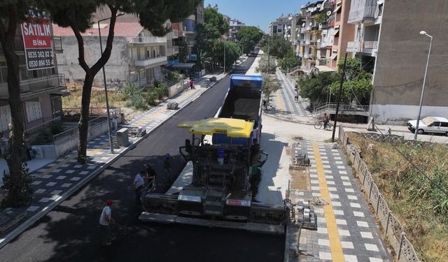Manisa Büyükşehir Belediyesi, Salihli’de 4 caddeyi sıcak asfaltla yeniliyor