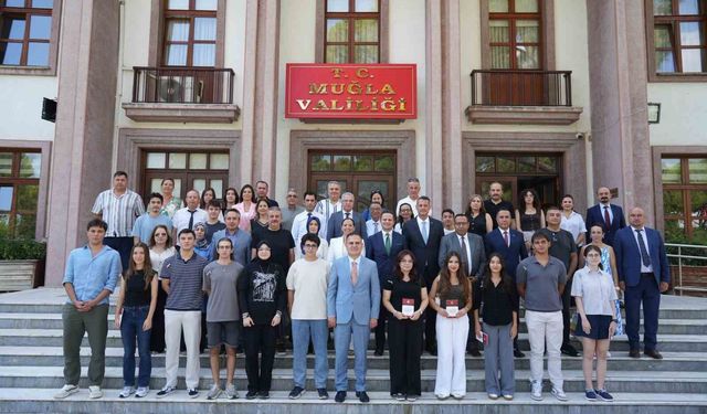 Vali Akbıyık: Türkiye Yüzyılı başarılı gençlerimizin sayesinde inşa edilecek
