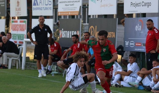 İzmir derbisinde 3 gol: Karşıyaka Altay'ı mağlup etti