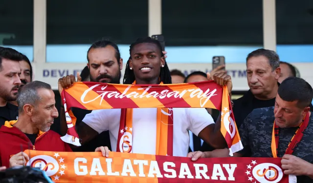 Leao İstanbul’da: Galatasaray için Aston Villa’yı reddetti