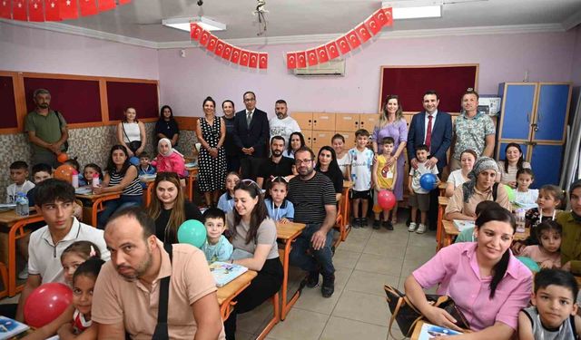 Aydın’da okula ilk adım atan minikler yalnız kalmadı