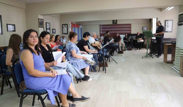 Nazilli’nin 42 yıllık korosu yeni döneme başladı