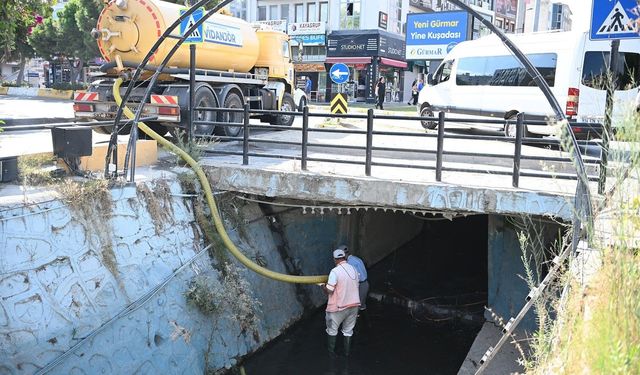 Kuşadası’nda Damlacık Deresi temizlendi