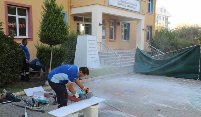 Muğla Büyükşehir’den zarar verilen Atatürk büstüne hızlı müdahale