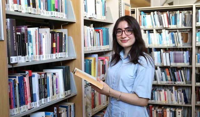 Şiirle Avrupa’nın zirvesine çıktı
