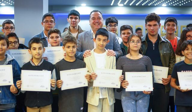 Akademi Manisa Meyvelerini Veriyor: 126 Çocuk ve Genç Dijital Eğitim Aldı