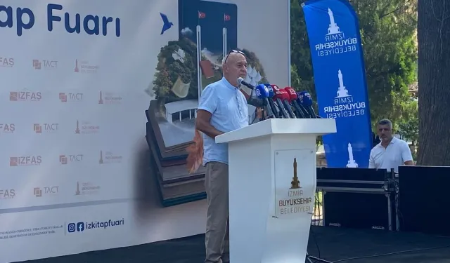 İZKİTAP’ta Gündüz Vassaf’tan edebiyat eleştirisi
