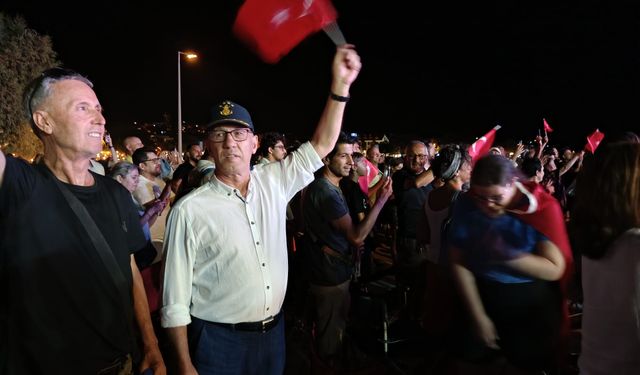 Yüzlerce Datçalı şampiyonluğu beraber izledi