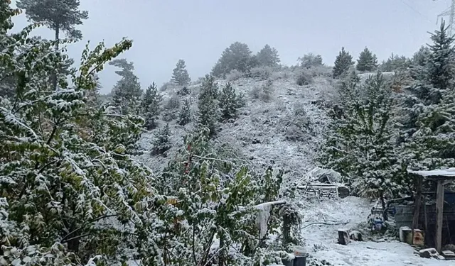 Manisa’nın yaylalarına mevsimin ilk karı düştü