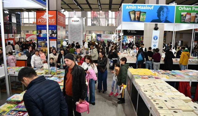 Balıkesir Kitap Fuarını hafta sonu 40 bin kişi ziyaret etti