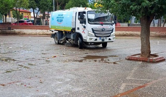 EFELER BELEDİYESİ’NDEN SEMT PAZARLARINA DETAYLI TEMİZLİK