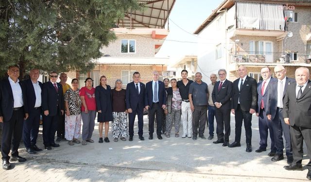 Ümit Özdağ, Denizli’de üniversite öğrencileriyle bir araya geldi