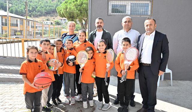 Büyükşehir Belediyesi Okulların Spor Altyapısını Güçlendiriyor