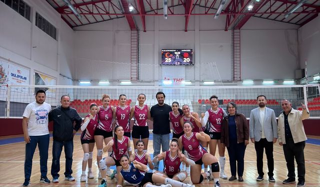 Uşak’ın Sultanları Akhisar Gücü’nü 3-0 yendi