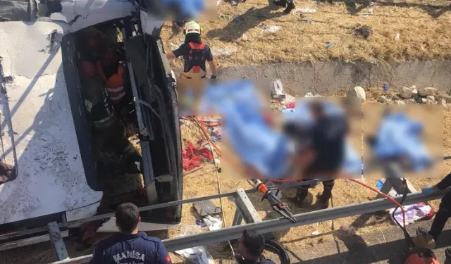 Manisa'da otobüs kazası: 11 ölü, 27 yaralı