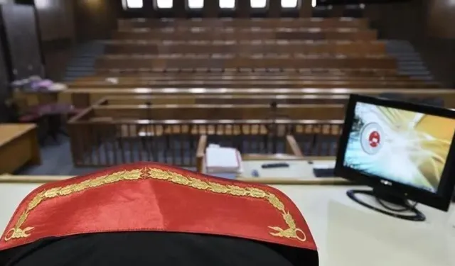 Uzaklaştırma kararı vardı, evi kundakladı
