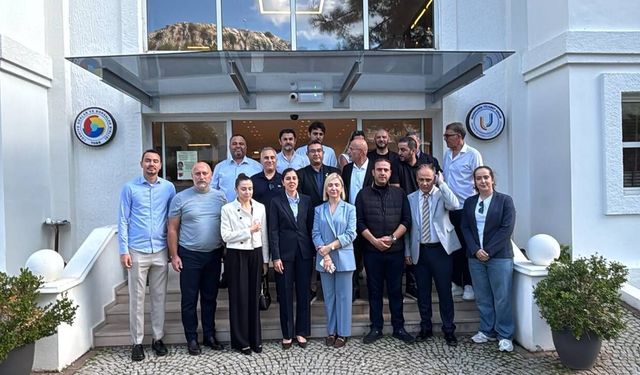 Marmaris'te Ece Baysal 26 Oyla İlk Kadın Başkan Oldu!