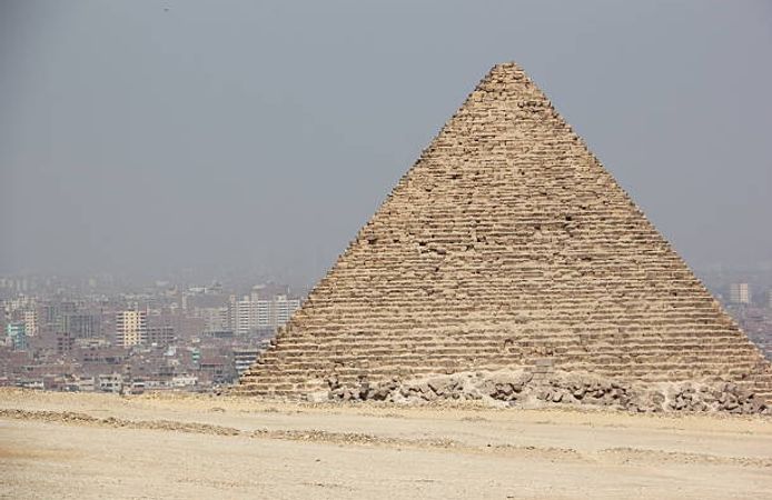 Gize Piramitleri altında gizemli yapılar keşfedildi!