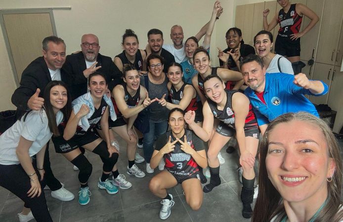 Turgutlu Belediyespor Kadın Basketbol Takımı yarı finalde