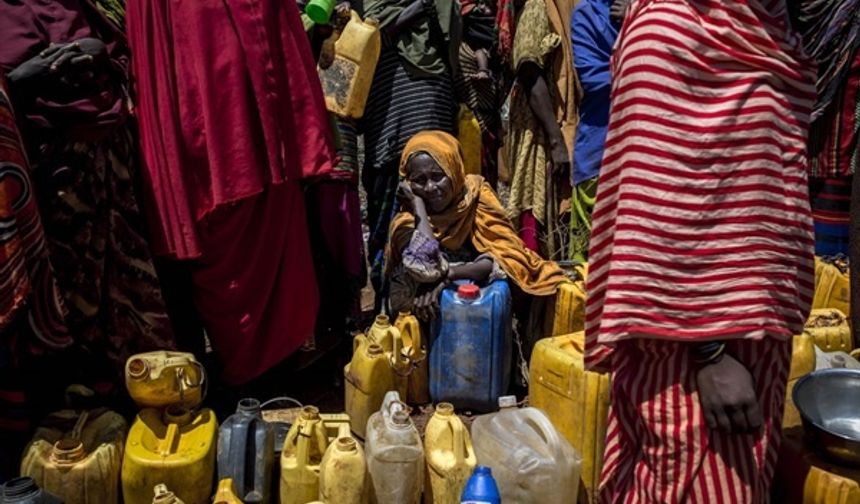 Somali'de kuraklık ve salgınla mücadele
