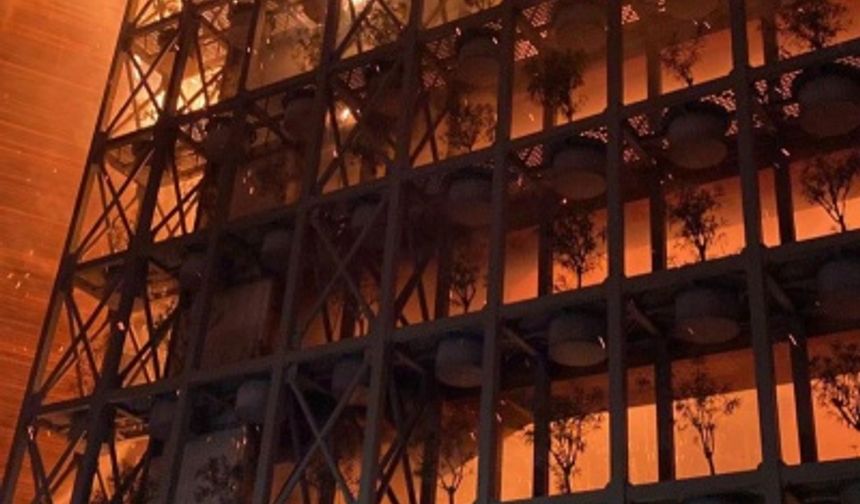 İzmir'deki korktan yangından ilk kareler