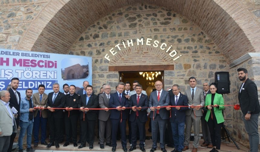 Manisa'da kazı çalışmasıyla ortaya çıkarılan Fetih Mescidi ibadete açıldı