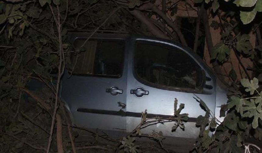 Manisa'da hafif ticari araç ile motosiklet çarpıştı: 1 ölü, 1 yaralı