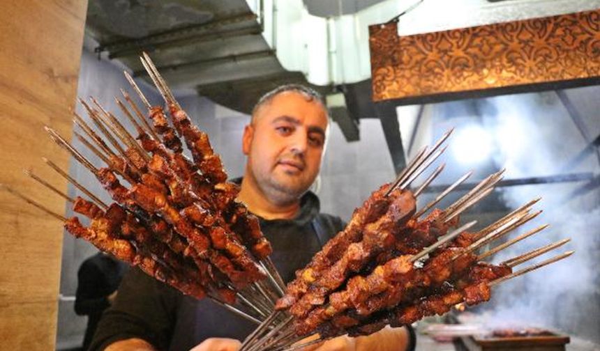 Diyarbakır’da kuzu ciğerin fiyatı eti geçti; kasapta kilosu 420 TL