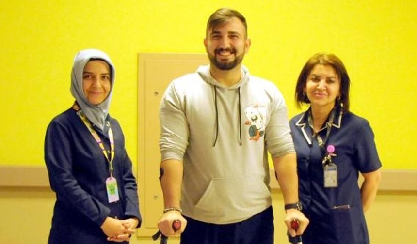 Ceviz ağacından düşerek felç kalan Doğan, 5 yıl sonra ilk adımlarını attı
