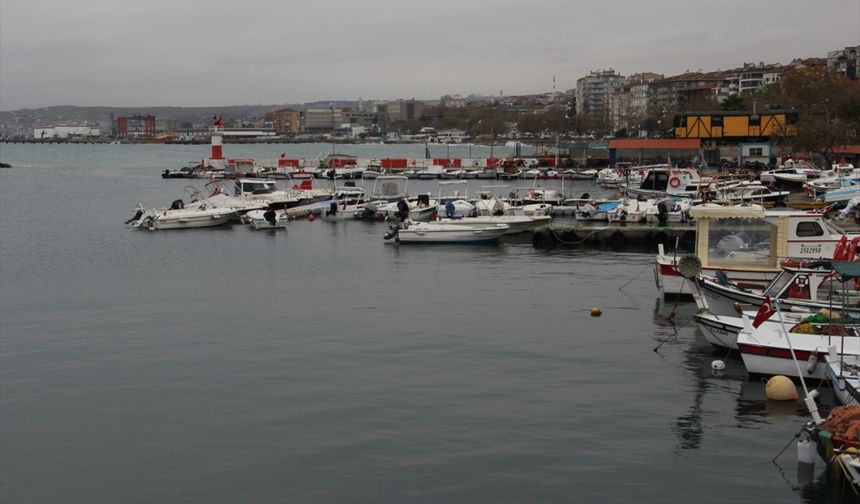 Tekirdağ'da poyraz deniz ulaşımında aksamalara neden oluyor