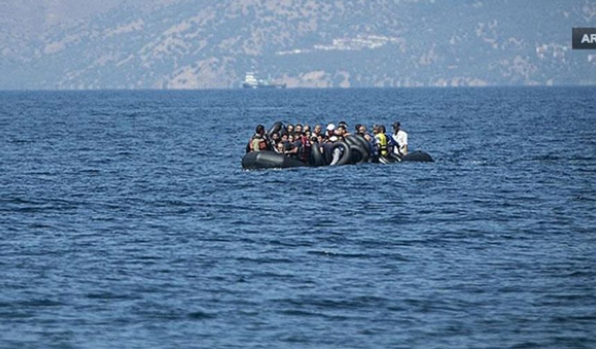 SonDakika: Ege Denizi'nde şişme bot battı 1 ölü 4 kayıp!