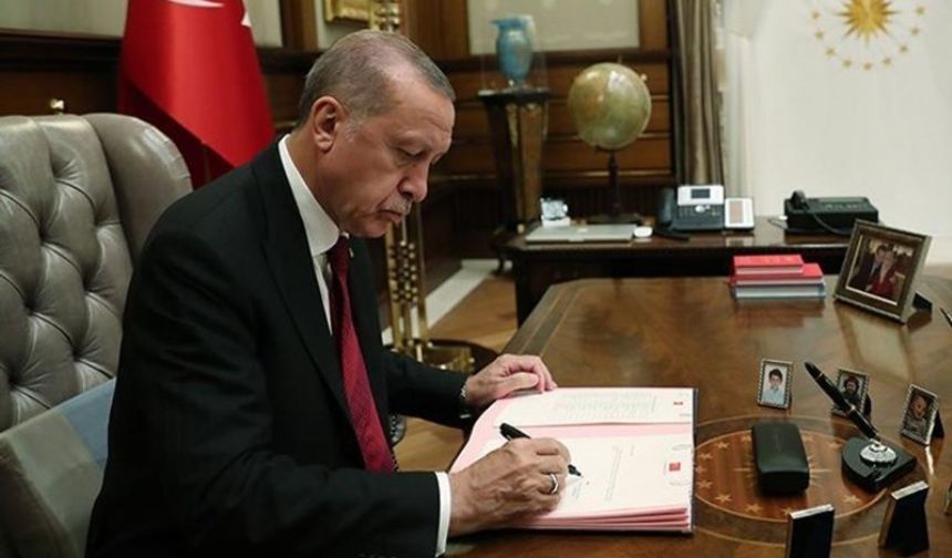 Cumhurbaşkanı Erdoğan'dan Gece Yarısı Atama ve Görevden Alma Kararları | Resmi Gazete'de Yayımlandı