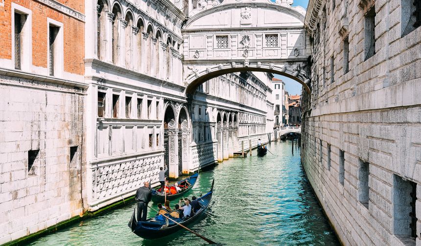 Venedik Gondol Gezilerinden Fazlası | Günübirlik Ziyaretçiler Artık 5 Euro Ödeyecek