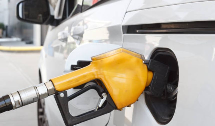 Benzin ve motorine zam geldi | Akaryakıt fiyatları neden sürekli inip çıkıyor?