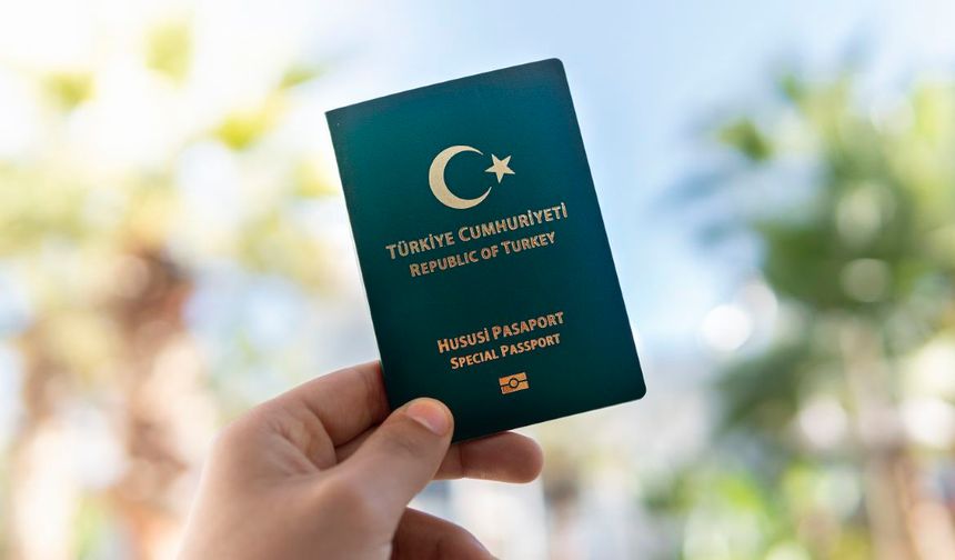 Vizesiz tatil fırsatı! Kimler yeşil pasaport alabilir?